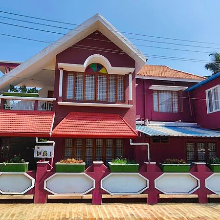 Flintstone Home Kushālnagar 外观 照片