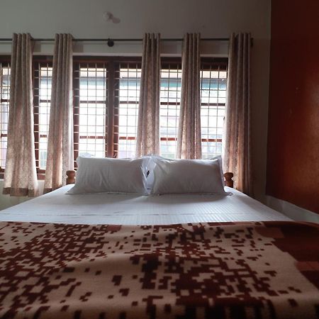 Flintstone Home Kushālnagar 外观 照片
