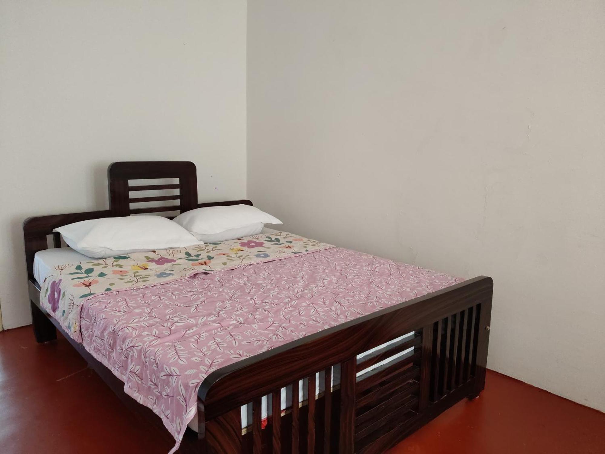 Flintstone Home Kushālnagar 外观 照片